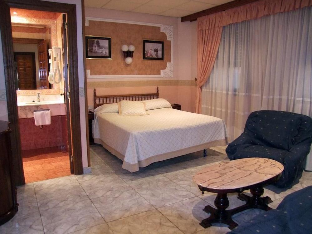 Hotel Montearagon Huesca Kültér fotó