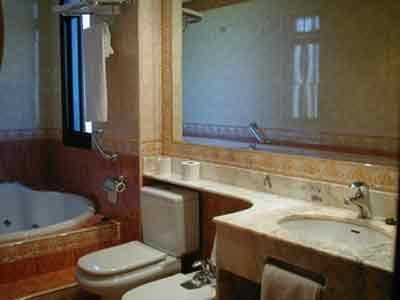 Hotel Montearagon Huesca Kültér fotó